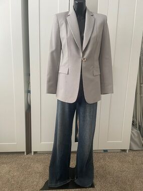 Tailored Light Gray Women's Blazer - Single-Button Jacket